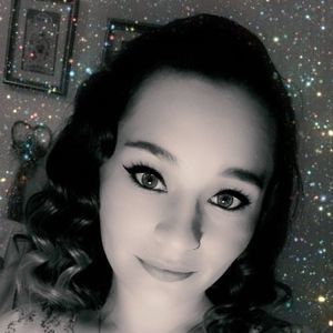 Meet your Posher, Jenn